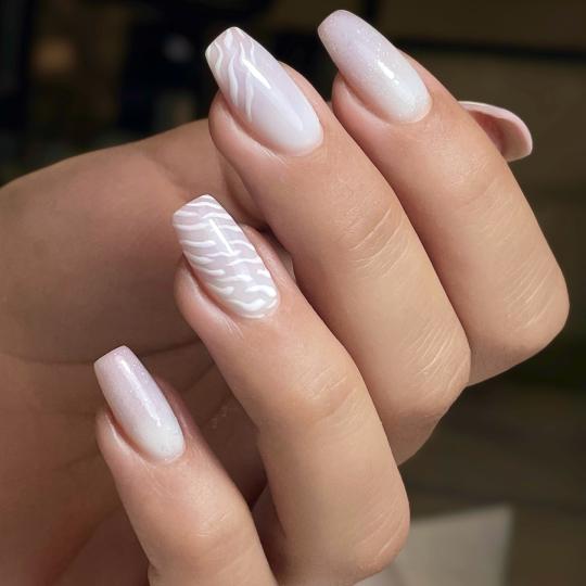 Nails Studio #beograd Korekcija noktiju Korekcija noktiju gelom