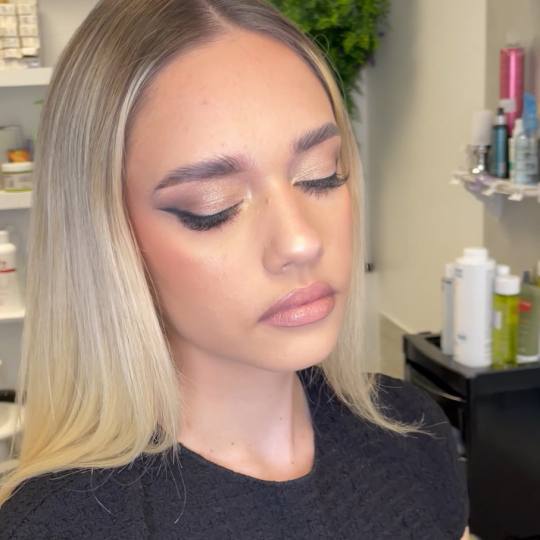 Beauty in Style DM #novisad Make-up / šminkanje Profesionalno šminkanje + veštačke trepavice