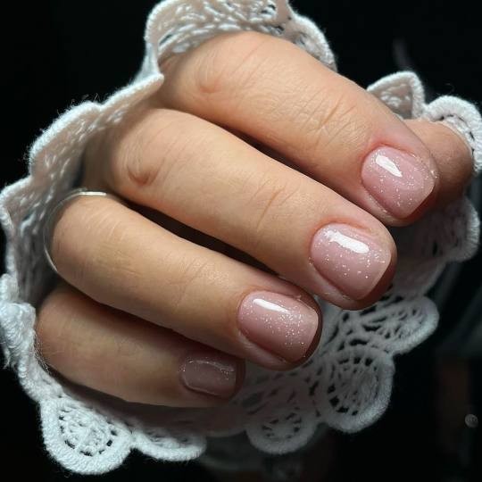 One Beauty Studio #beograd Manikir Ojacanje priridnih noktiju gelom - S