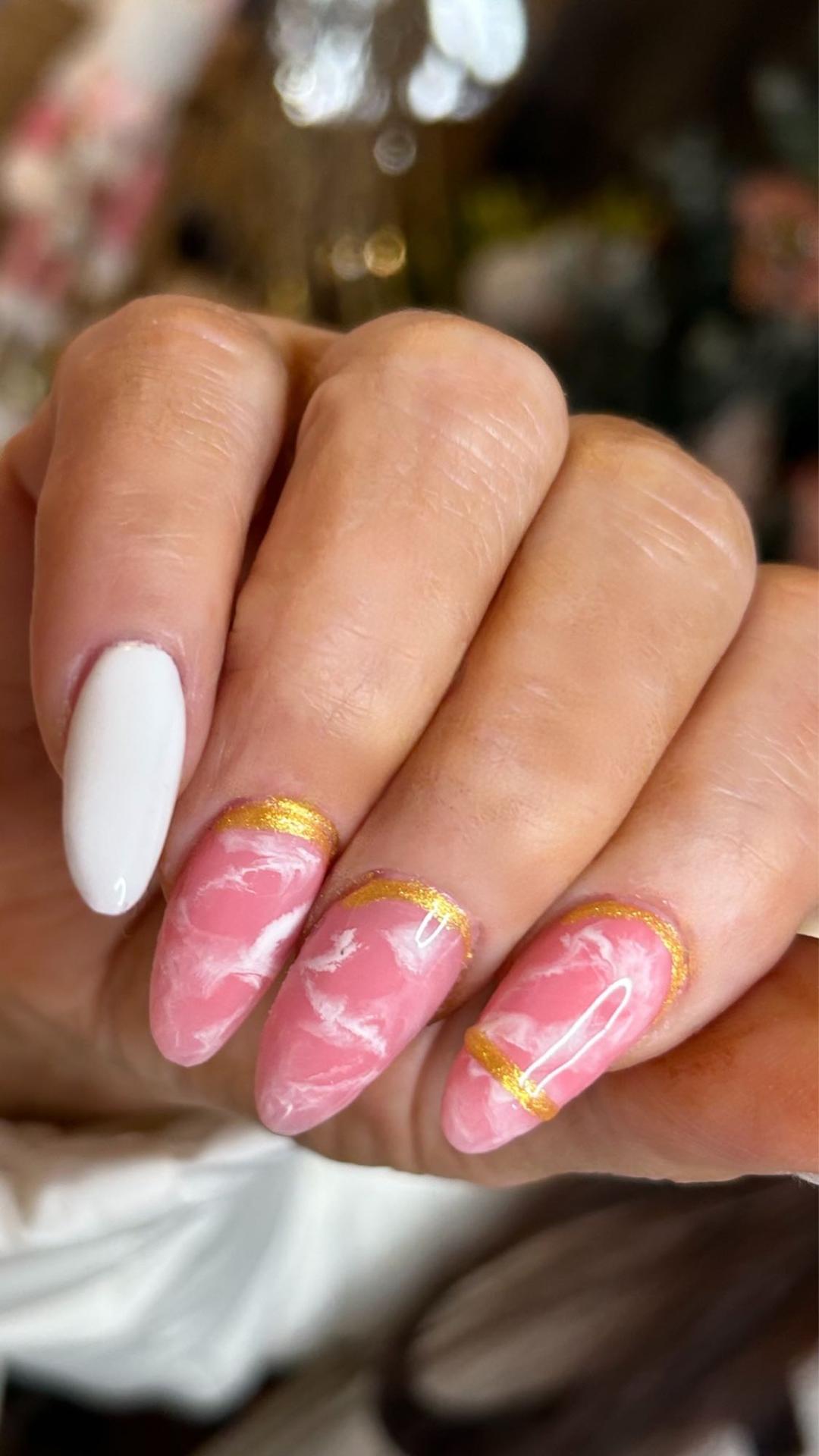 Esthetique Privé #beograd Lakiranje noktiju Nail art /cirkoni po noktu