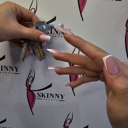 Skinny #krusevac Izlivanje noktiju Izlivanje noktiju gelom