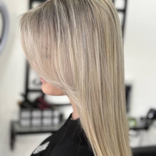 Hair studio mii #beograd Pramenovi Pramenovi na foliju - kosa srednje dužine