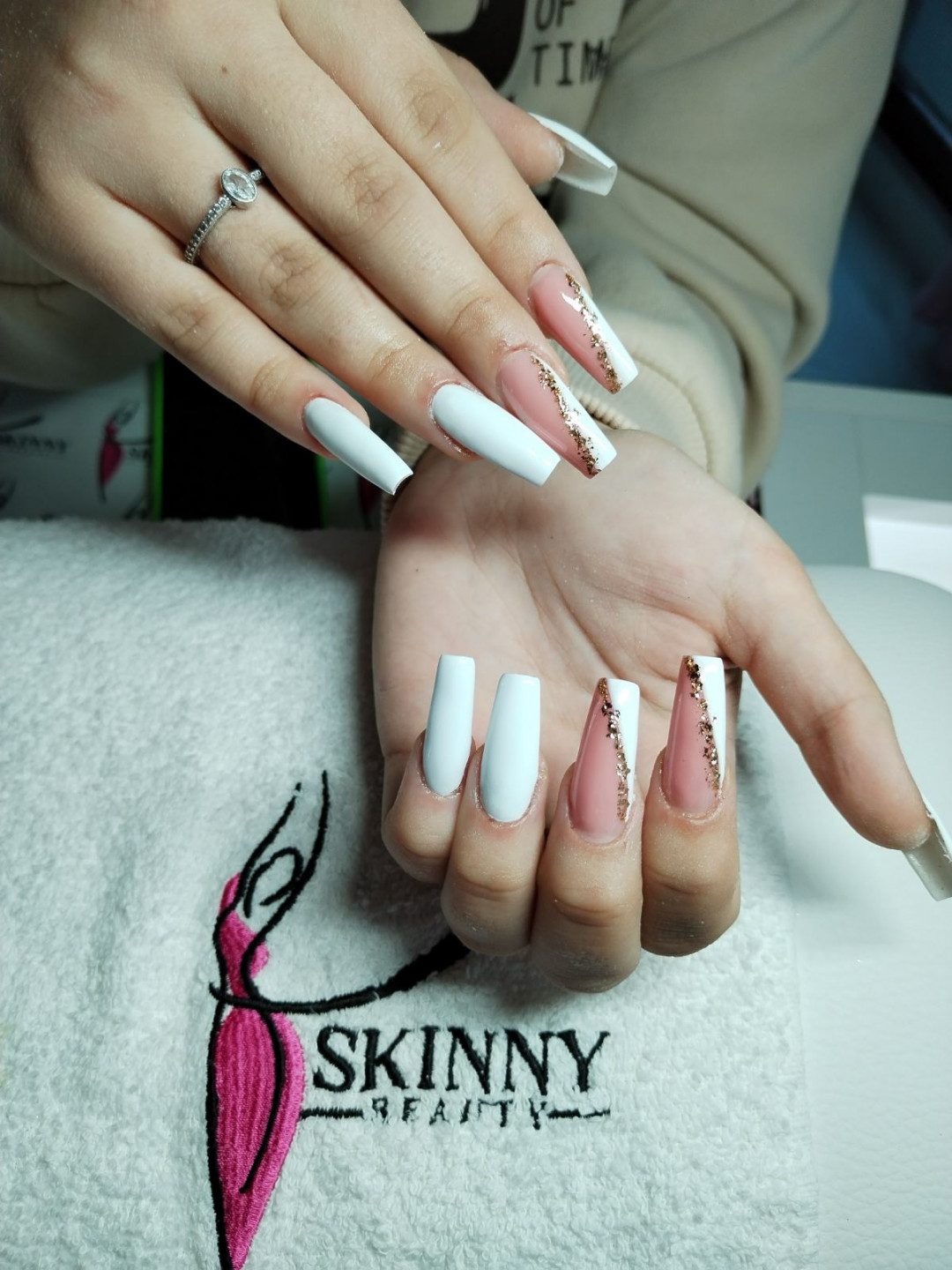 Skinny #krusevac Lakiranje noktiju Nokti L / XL- doplata