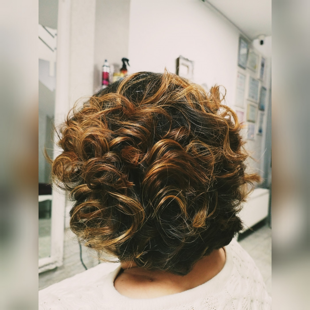 Beauty in Style DM #novisad Žensko šišanje Žensko šišanje + feniranje - kosa srednje dužine