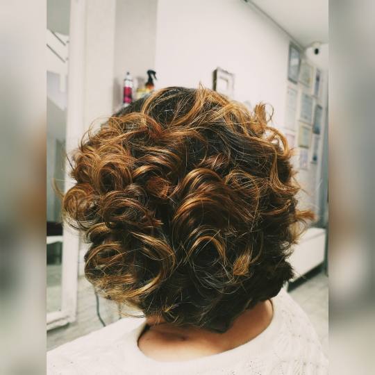 Beauty in Style DM #novisad Žensko šišanje Žensko šišanje + feniranje - kosa srednje dužine