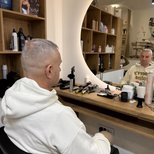 Studio Eleven Ladies&Gentlemen #beograd Muško šišanje Muško šišanje + pranje kose Muški frize