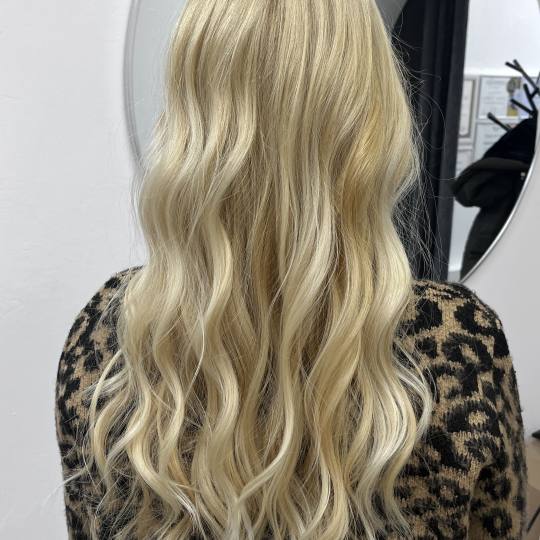 Bella Tajs #beograd Farbanje kose Farbanje cele dužine - kosa preko ramena Milk Shake boje bez AMON