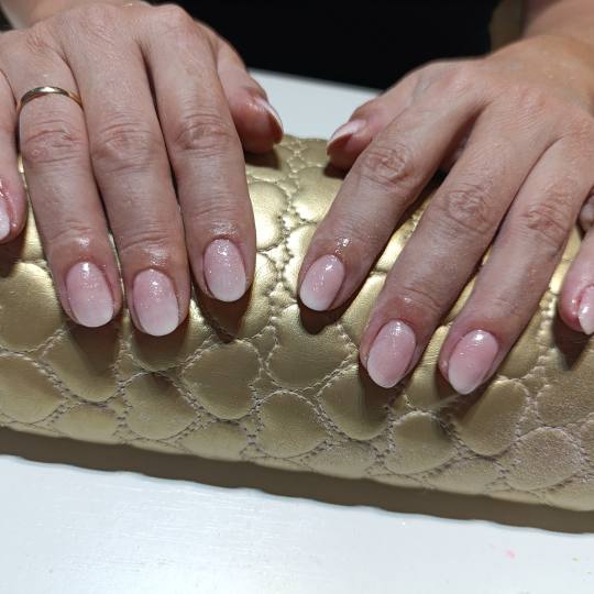Nail Studio MPN #beograd Ojačavanje noktiju Ojačavanje prirodnih noktiju gelom