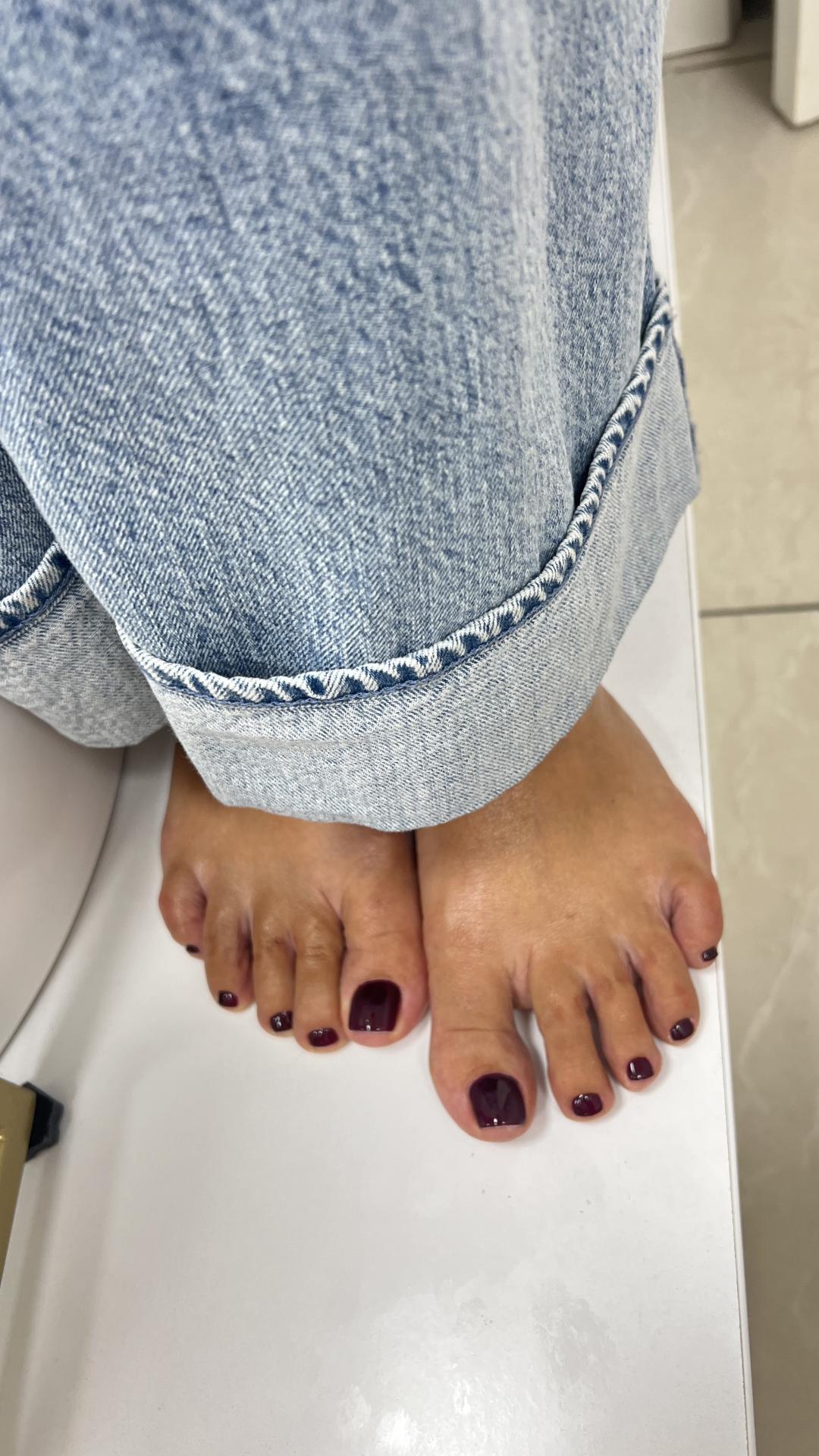 Klasičan pedikir + gel lak - Fancy Girls, Beograd Estetski pedikir Nokti Estetski pedikir, Beograd, Vukov spomenik, Đeram