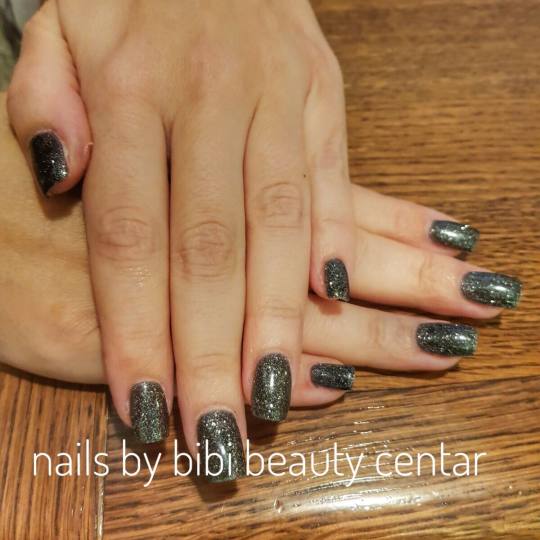 Bibi beauty centar #beograd Izlivanje noktiju Izlivanje noktiju gelom - kratki nokti bibi nails