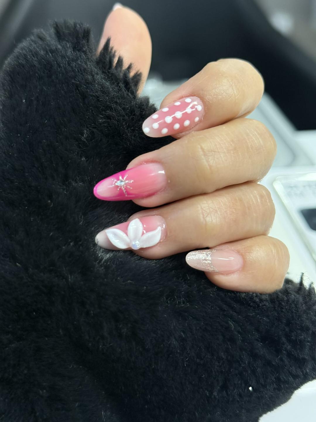 Saigon Beauty #novisad Izlivanje noktiju Izlivanje noktiju gelom - M dužina