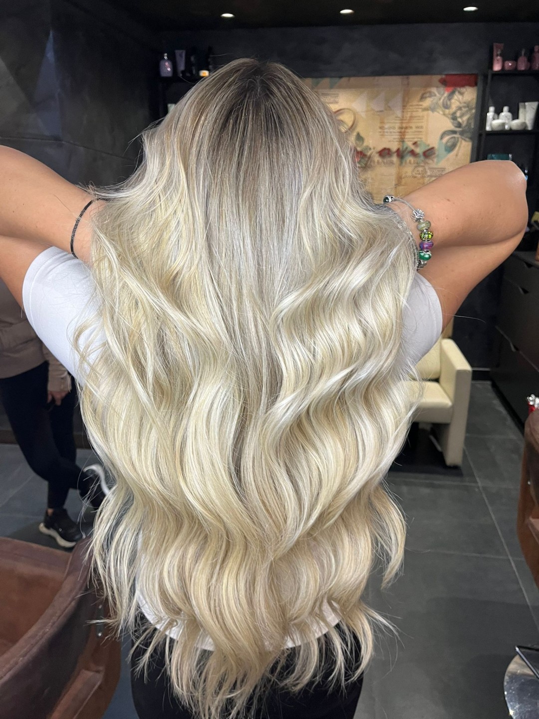 Hair Apartment Minjović #beograd Pramenovi Olaplex HL + olaplex tretman + skraćivanje krajeva - ekstra duga kosa
