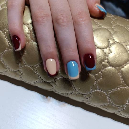 Nail Studio MPN #beograd Ojačavanje noktiju Ojačavanje prirodnih noktiju gelom Jednostavan dizajn