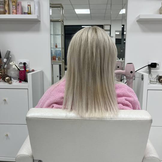 Grkinja Beauty Studio #krusevac Ombre, sombre, balayage Balayage + preliv + feniranje na ravno - kos