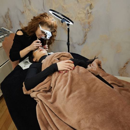Esthetique Privé #beograd Nadogradnja trepavica Nadogradnja svilenih trepavica - 1 na 1