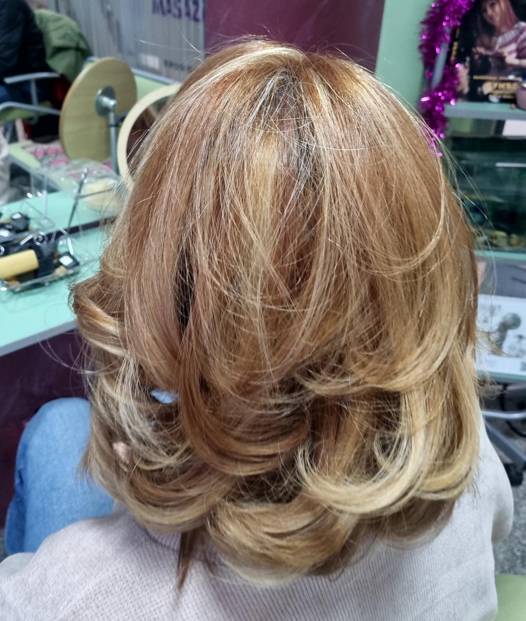 Studio M&J #beograd Feniranje i stilizovanje Feniranje na lokne - kosa srednje dužine