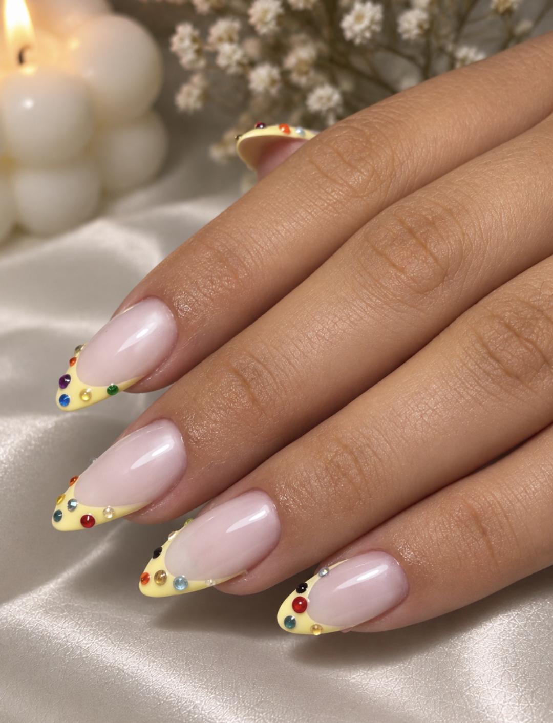 Elle beauty center #novisad Korekcija noktiju Francuski manikir - doplata uz uslugu