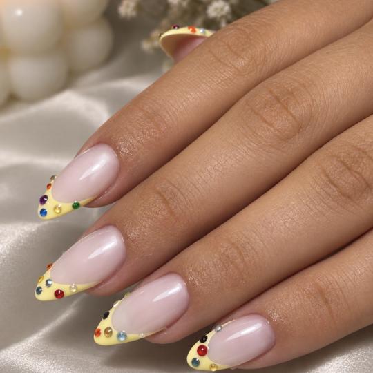 Elle beauty center #novisad Korekcija noktiju Francuski manikir - doplata uz uslugu