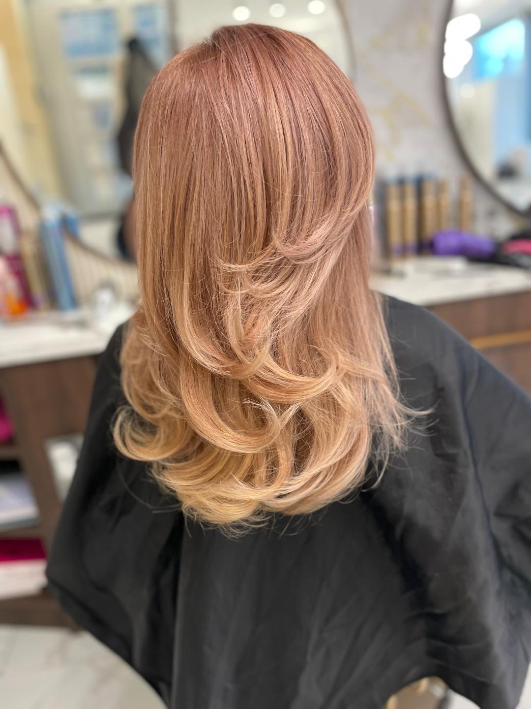 Feniranje na talase / lokne - duga kosa - aBeauty Salon Lepote, Beograd Feniranje i stilizovanje Frizerski saloni Feniranje i stilizovanje, Beograd, Vračar, Čubura, Crveni krst