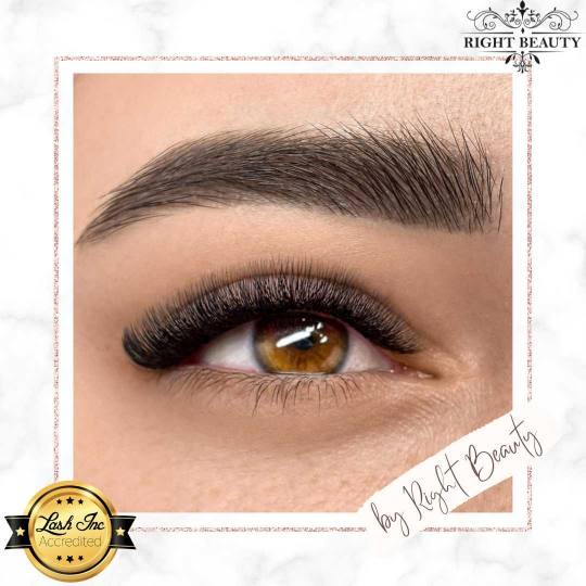 Right Beauty #beograd Nadogradnja trepavica Nadogradnja trepavica - ruski volumen 5D - 8D