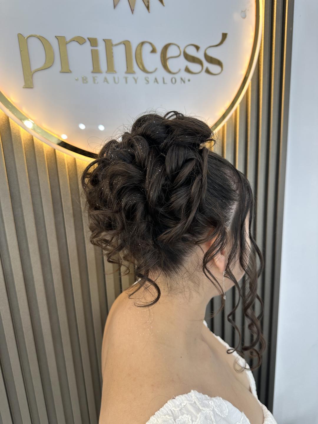 Princess beauty salon #nis Farbanje kose Svečana frizura - punđa sa loknama