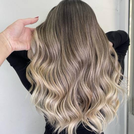 Eclipse #beograd Ombre, sombre, balayage Balayage - sve dužine kose Jedan divan balayage,šišanje 