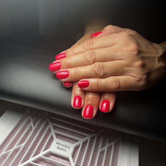 Diamond beauty M #beograd Ojačavanje noktiju Ojačavanje noktiju rubber bazom + boja