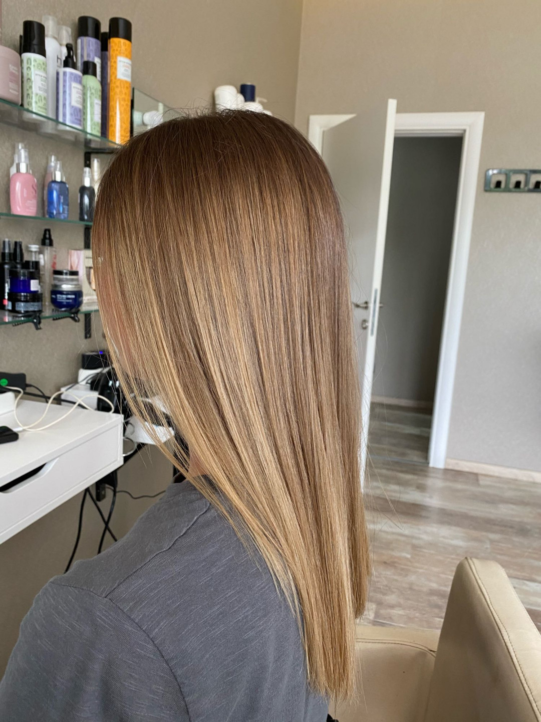 Vortex #beograd Ombre, sombre, balayage Ombre / sombre / balayage + preliv - kosa srednje dužine