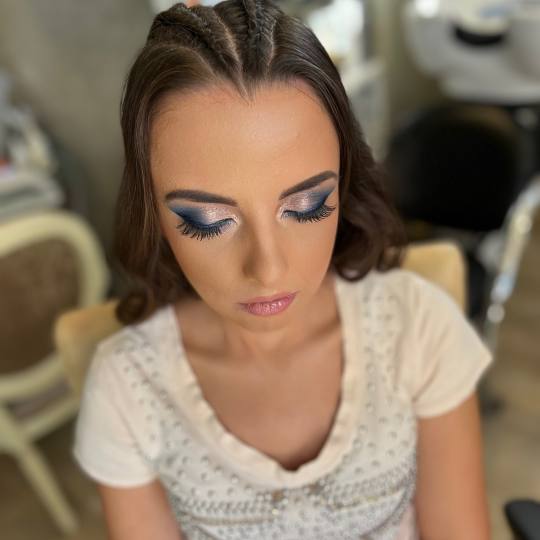 Bibi beauty centar #beograd Make-up / šminkanje Profesionalno šminkanje + veštačke trepavice Smi
