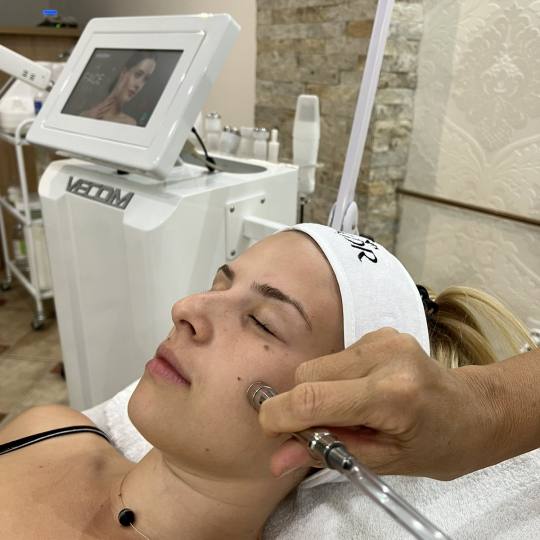 Duluz G&D Beauty #novisad Tretman lica GOLD paket Paket koji nudi dubinsko ciscenje koze i dubinsku 
