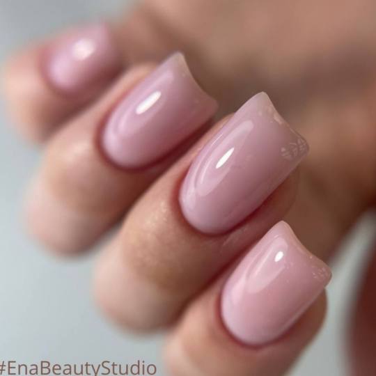 Ena beauty studio #nis Izlivanje noktiju Korekcija M duzine