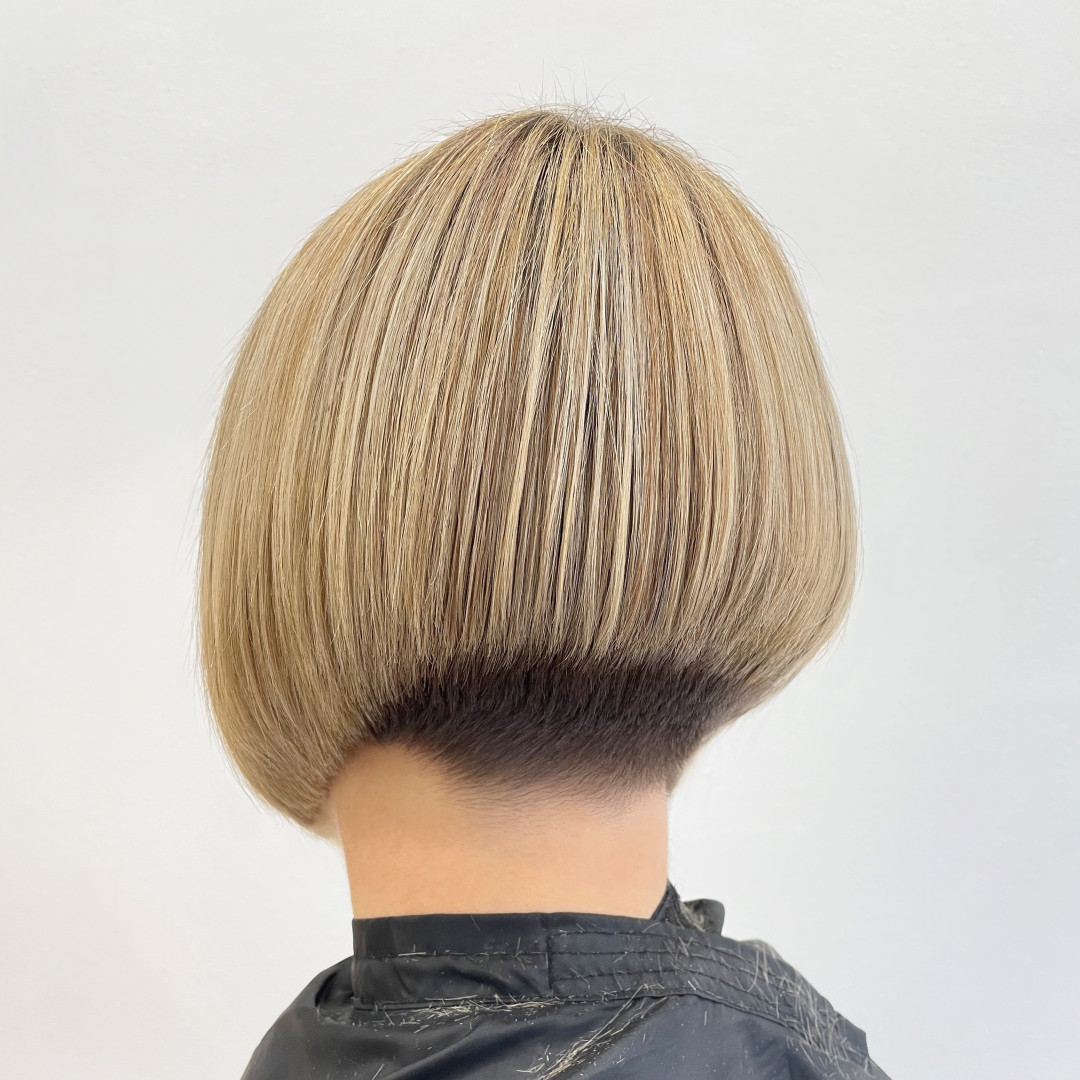 Hair Lab #beograd Žensko šišanje Šišanje + feniranje