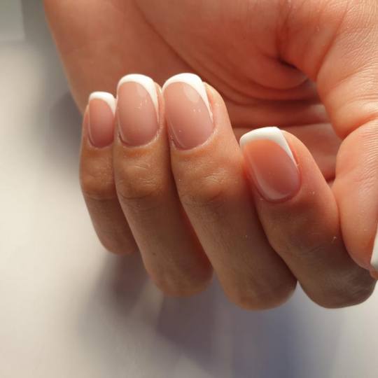 Kalax Studio Lepote #beograd Ojačavanje noktiju Ojačavanje prirodnih noktiju gelom + french - M du