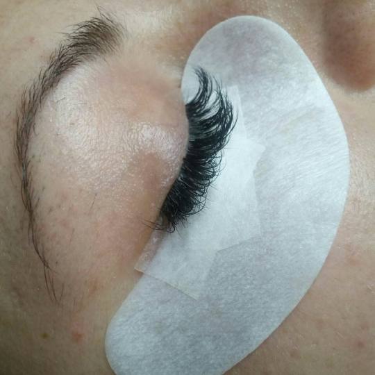 Right Beauty #beograd Nadogradnja trepavica Nadogradnja trepavica - ruski volumen 5D - 8D