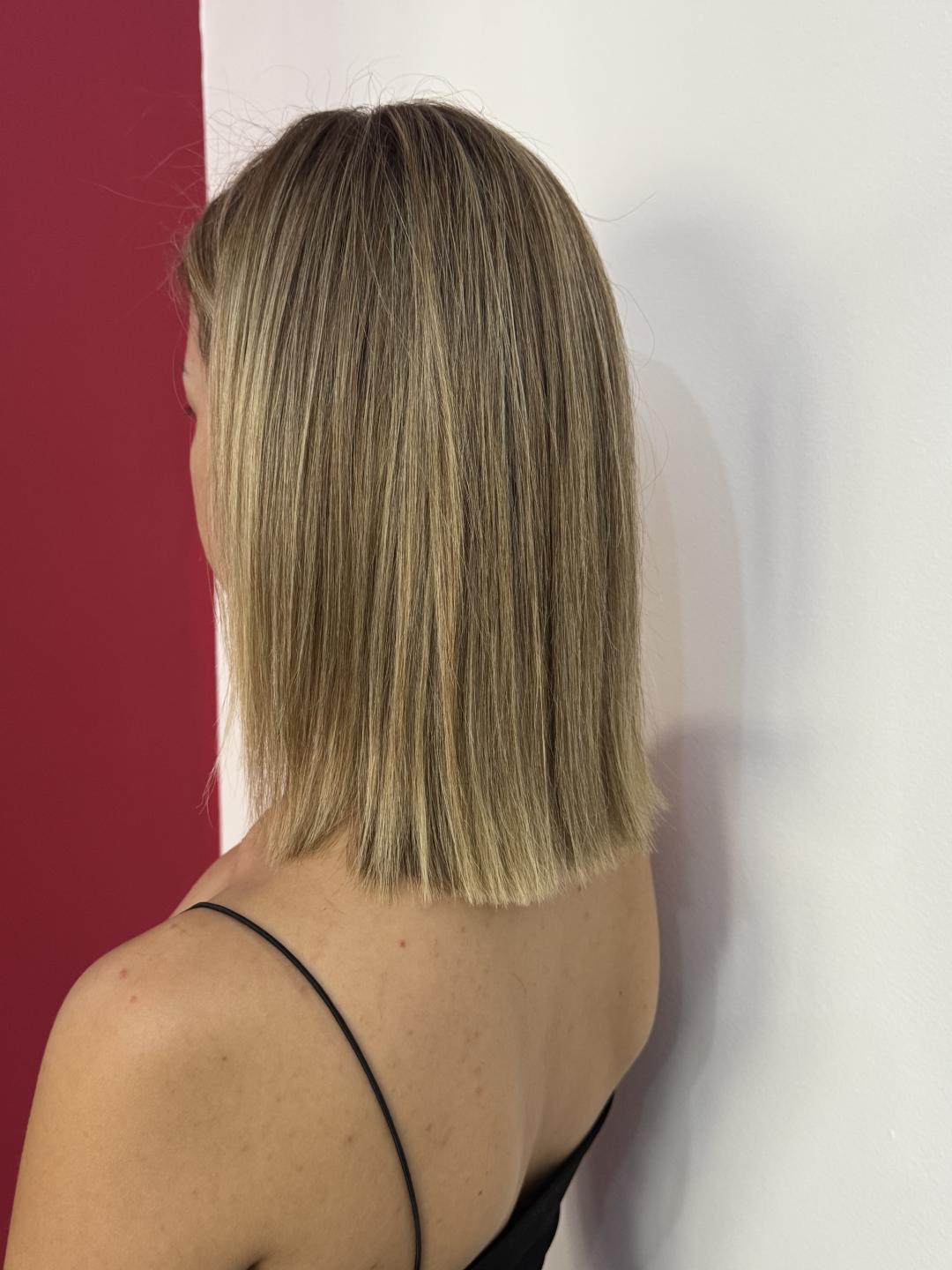 Feniranje na ravno - kosa srednje dužine - The Mat beauty, Beograd Feniranje i stilizovanje Frizerski saloni Feniranje i stilizovanje, Beograd, Slavija, Autokomanda, Neimar