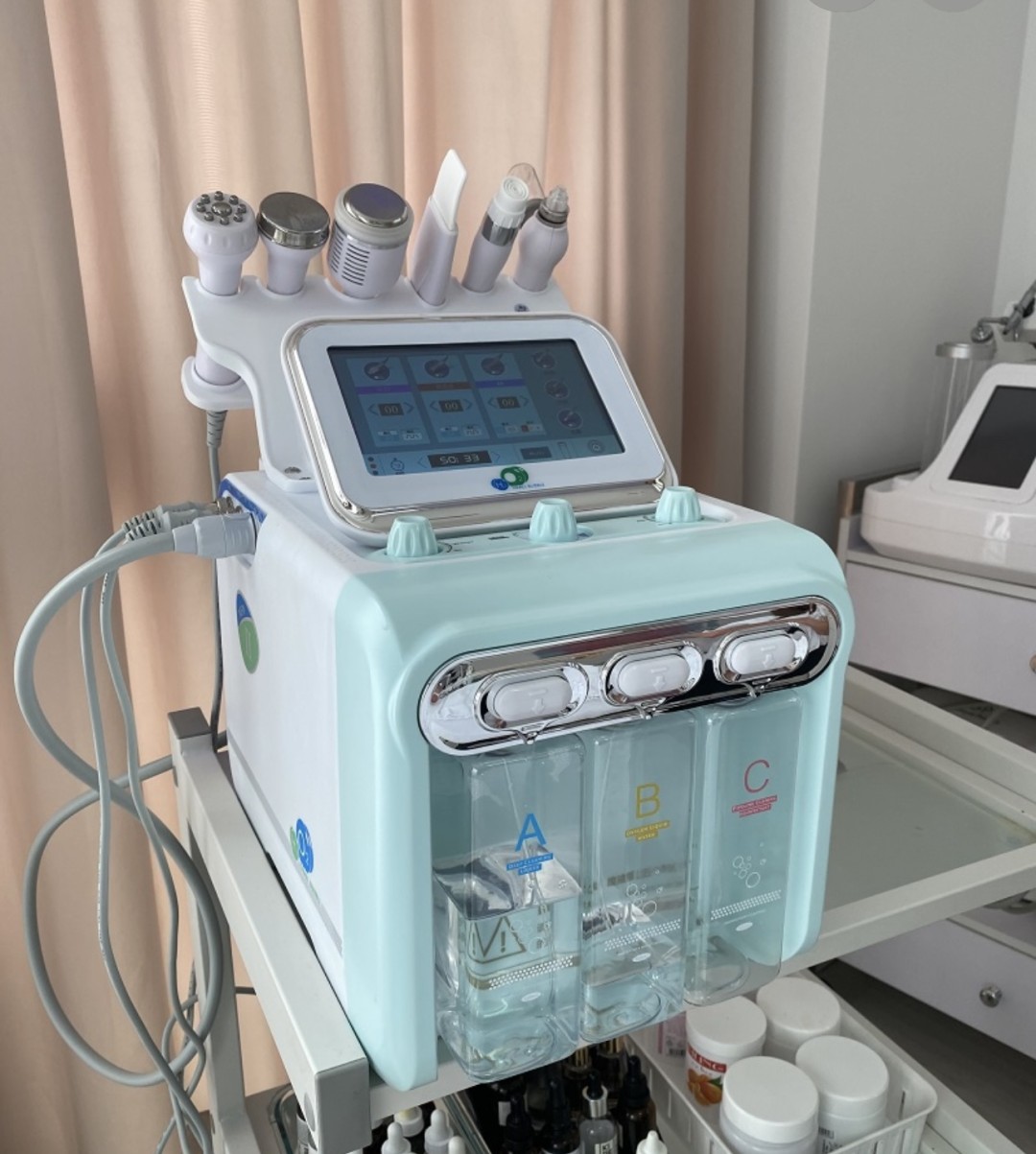 GM Beauty studio #beograd Tretman lica Klasičan tretman lica + hidratacija hidrofacial