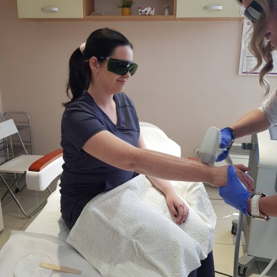 Estetski studio Stanojlović #krusevac Laserska epilacija Laserska epilacija celih ruku - za dame La