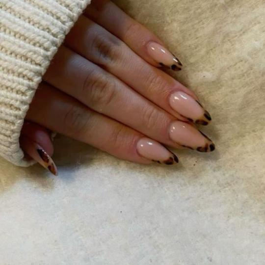 Bella Nova #beograd Izlivanje noktiju Izlivanje noktiju gelom - M dužina