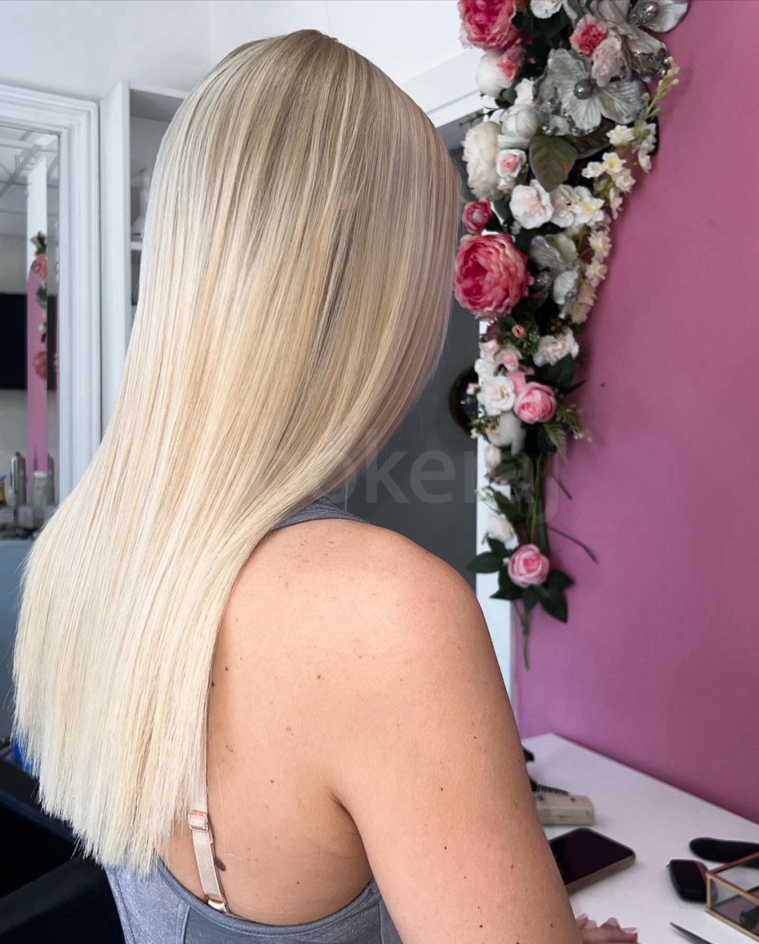 Vortex beauty studio #beograd Žensko šišanje Žensko šišanje + feniranje - kratka kosa
