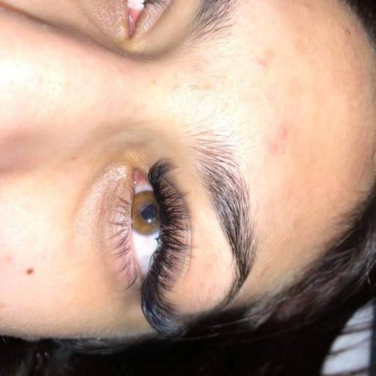 Beauty Queen Deluxe #beograd Nadogradnja trepavica Nadogradnja svilenih trepavica - ruski volumen