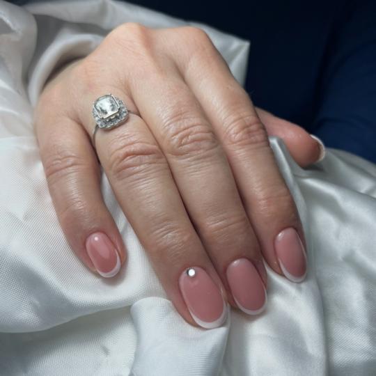 Mit Šik #beograd Ojačavanje noktiju Ojačavanje prirodnih noktiju gelom