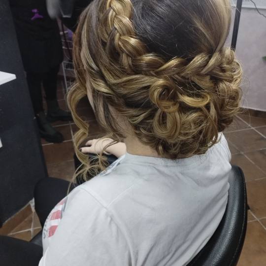 Natali 19 #beograd Svečane i frizure za svadbu Svečana frizura - duga kosa
