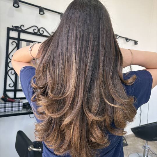Hair studio mii #beograd Feniranje i stilizovanje Feniranje na ravno - duga kosa