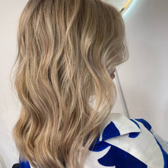 Atelje Glossy Hair #beograd Pramenovi Pramenovi na foliju - duga kosa