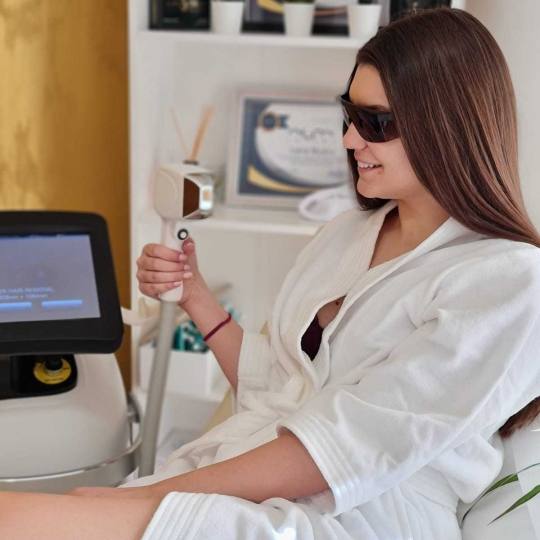 D&D Beauty Center #beograd Laserska epilacija Laserska epilacija celih nogu + brazilska laserska epi