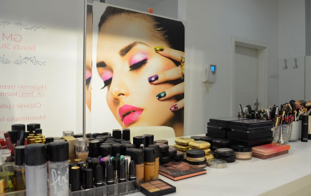 GM Beauty studio #beograd Make-up / šminkanje Profesionalno šminkanje + veštačke trepavice