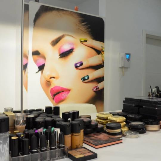 GM Beauty studio #beograd Make-up / šminkanje Profesionalno šminkanje + veštačke trepavice