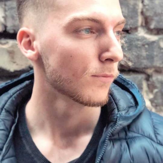 Headroom #beograd Sisanje+oblikovanje brade koncem - Nikola