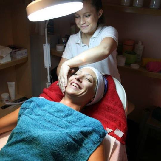 Lotus Massage #beograd Masaža lica Pospesuje cirkulaciju i  blagotvorno deluje na zatezanje koze Ma