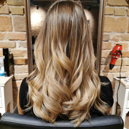 Vanity Hair #beograd Ombre, sombre, balayage Balayage / Pramenovi + preliv + feniranje - kratka kosa